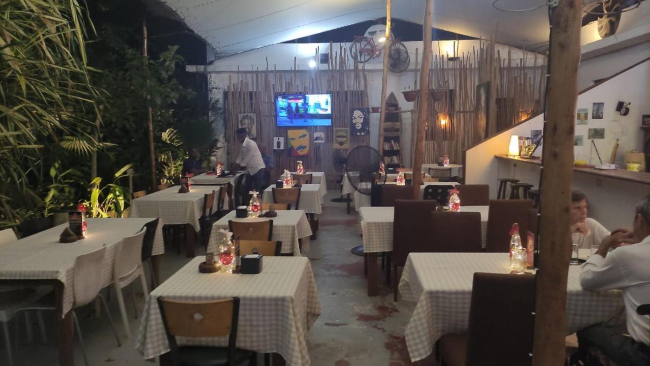 27 Cafe Zanzibar Airport Hotel Esterno foto