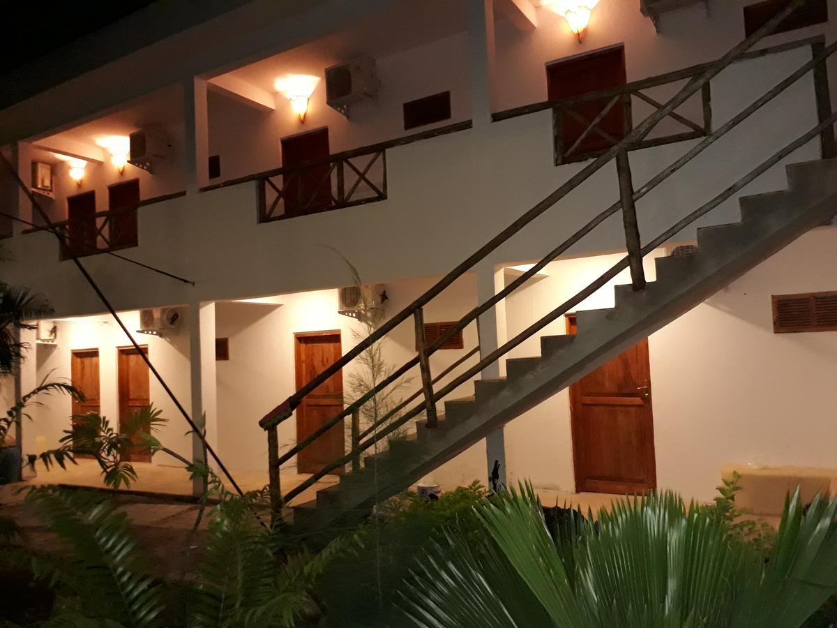 27 Cafe Zanzibar Airport Hotel Esterno foto