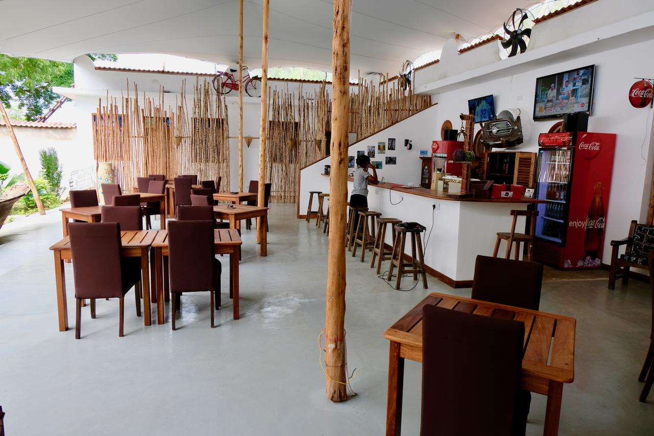 27 Cafe Zanzibar Airport Hotel Esterno foto