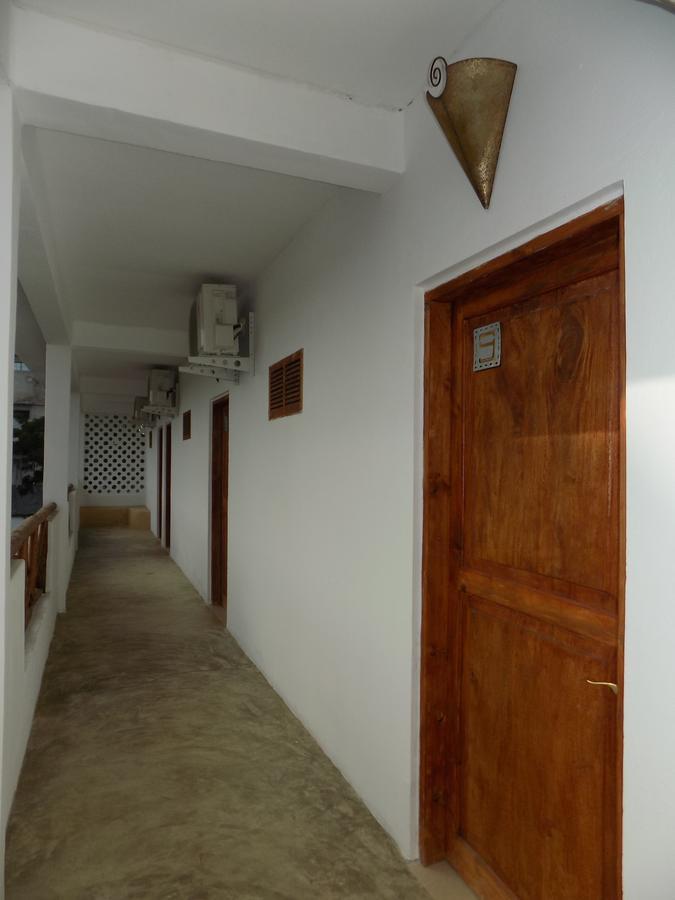 27 Cafe Zanzibar Airport Hotel Esterno foto