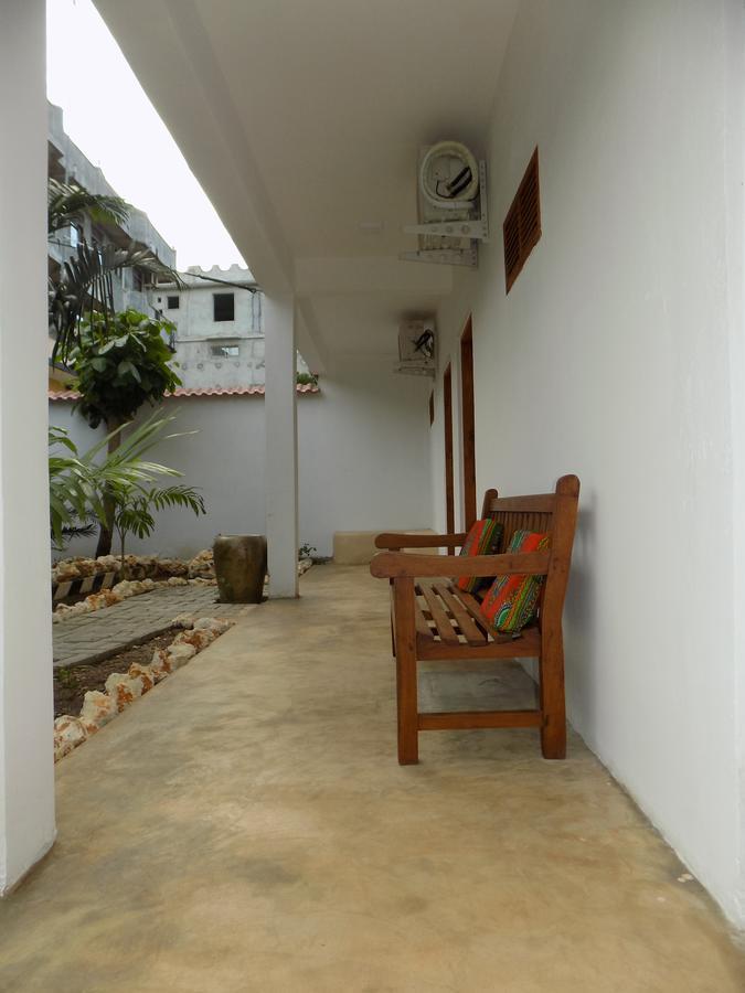 27 Cafe Zanzibar Airport Hotel Esterno foto
